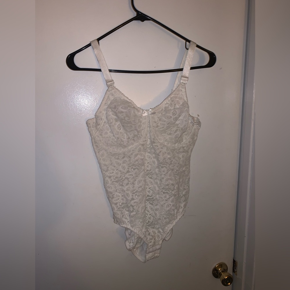 Women’s lace body suit 40C